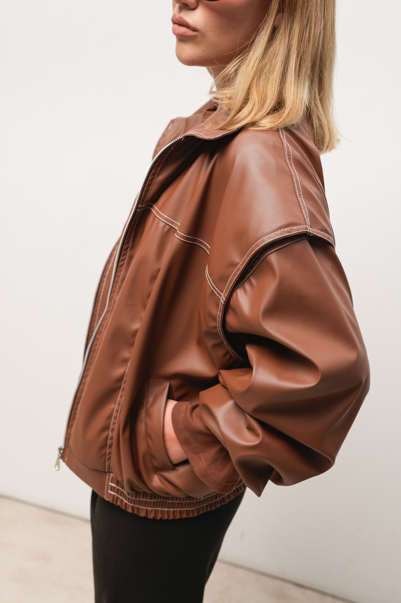 CAMPERA CUERINA MARRÓN