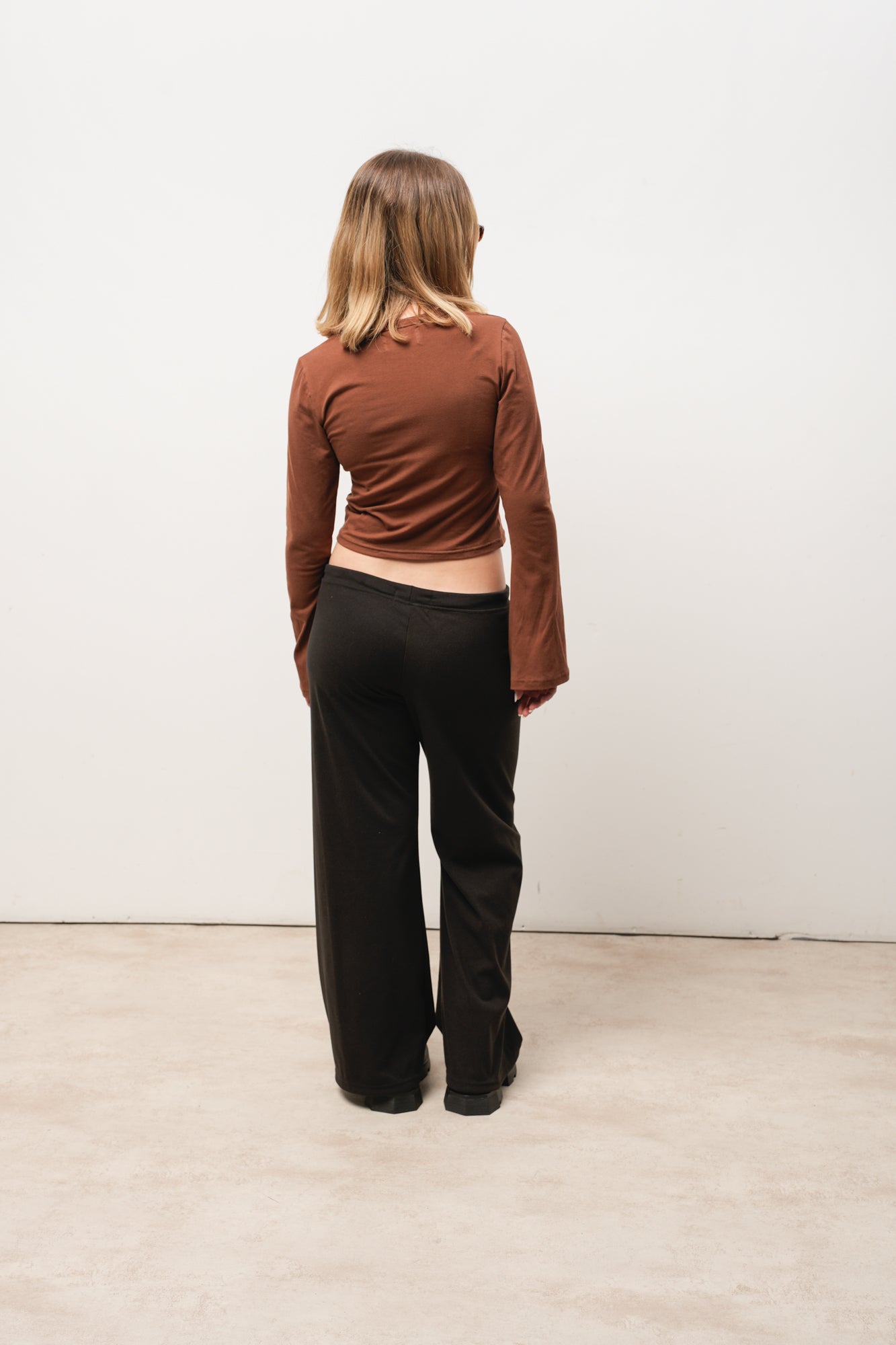 PANTALÓN COMFY NEGRO