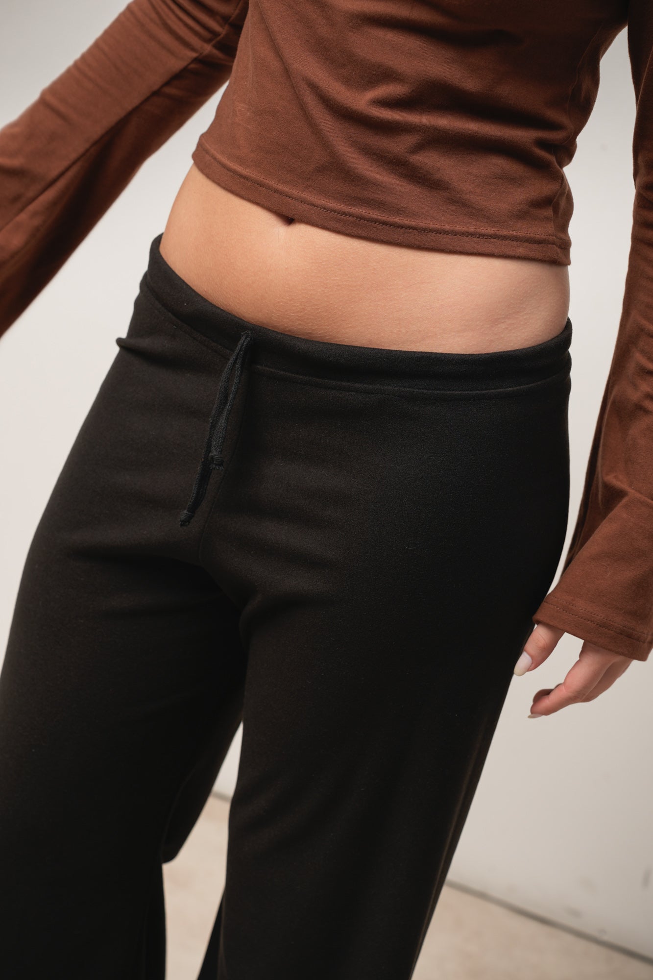 PANTALÓN COMFY NEGRO